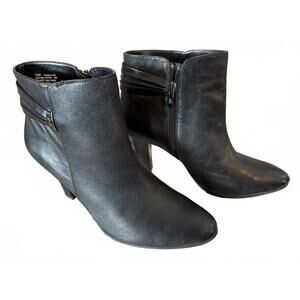 Akashi Black Leather Ankle Boots Size 10M